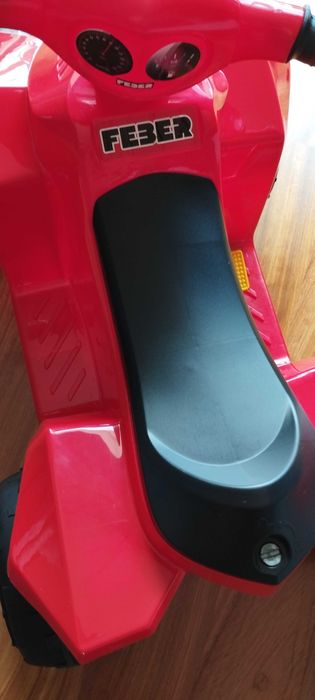 Carrinho de brincar a bateria - Quad Racy (FEBER)