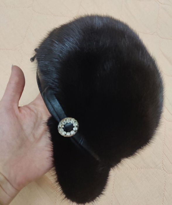 Норкові шапки жіночі