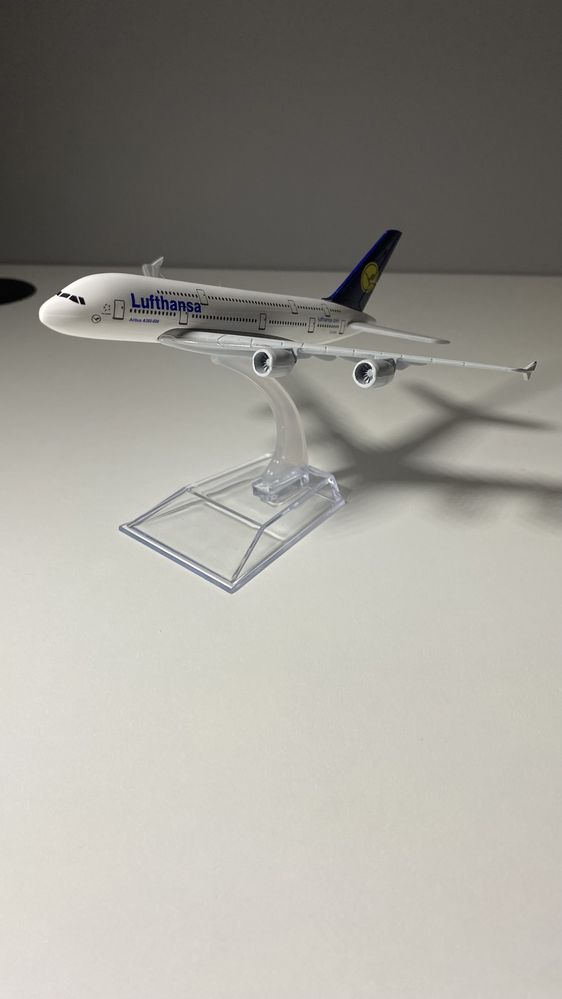 model samolotu AIRBUS A380-800 Lufthansa