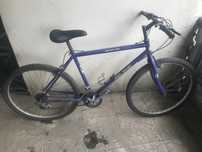 Bicicleta só para peças.