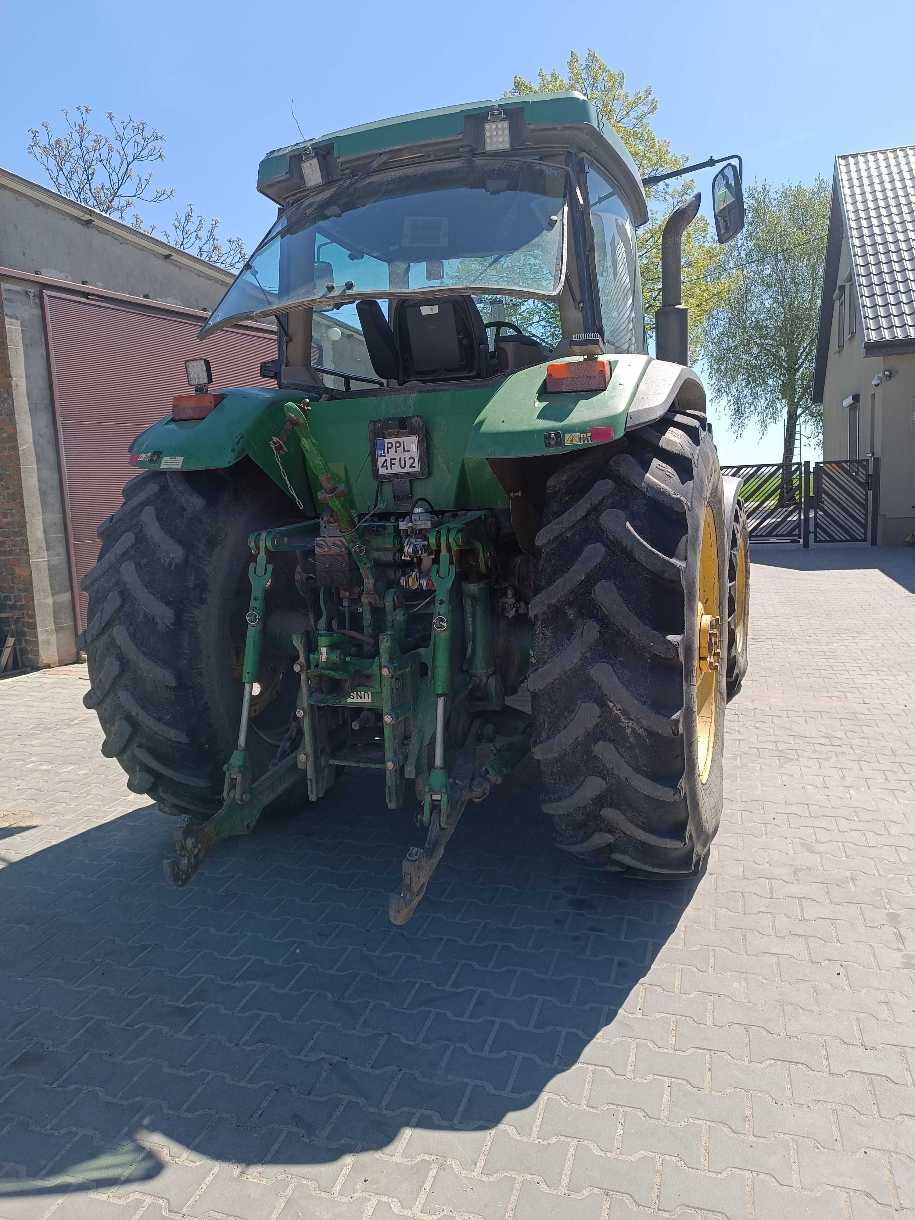 John Deere 8100.