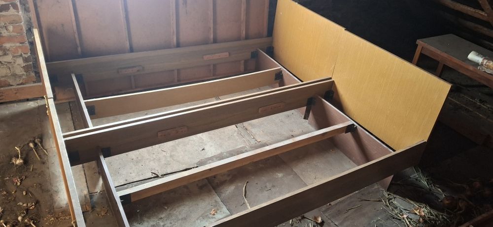 Ліжко односпальне В наявності 2 шт