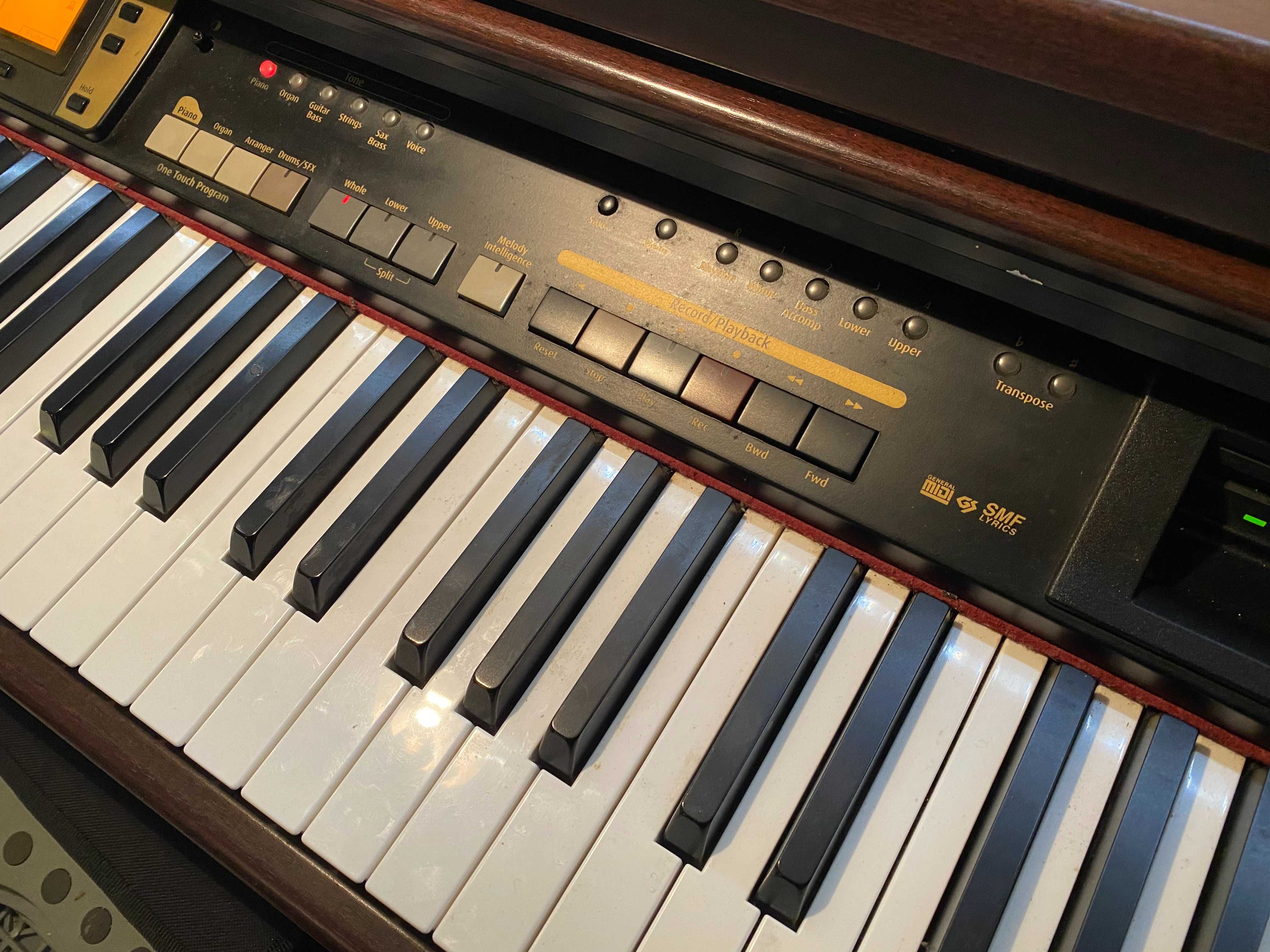 Piano Roland KR3 como novo!!