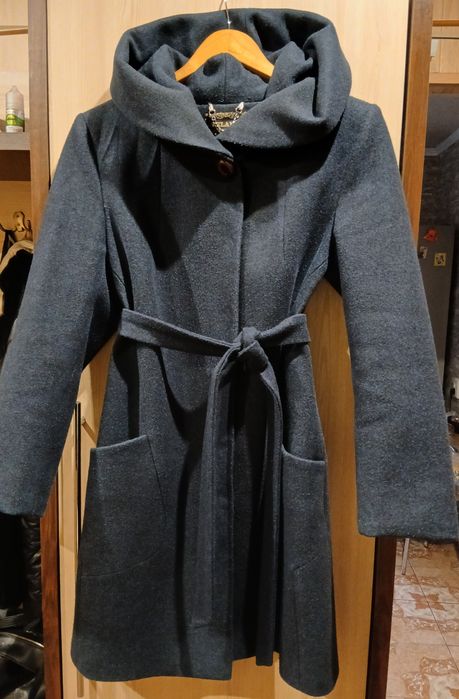 Пальто жіноче 46р.