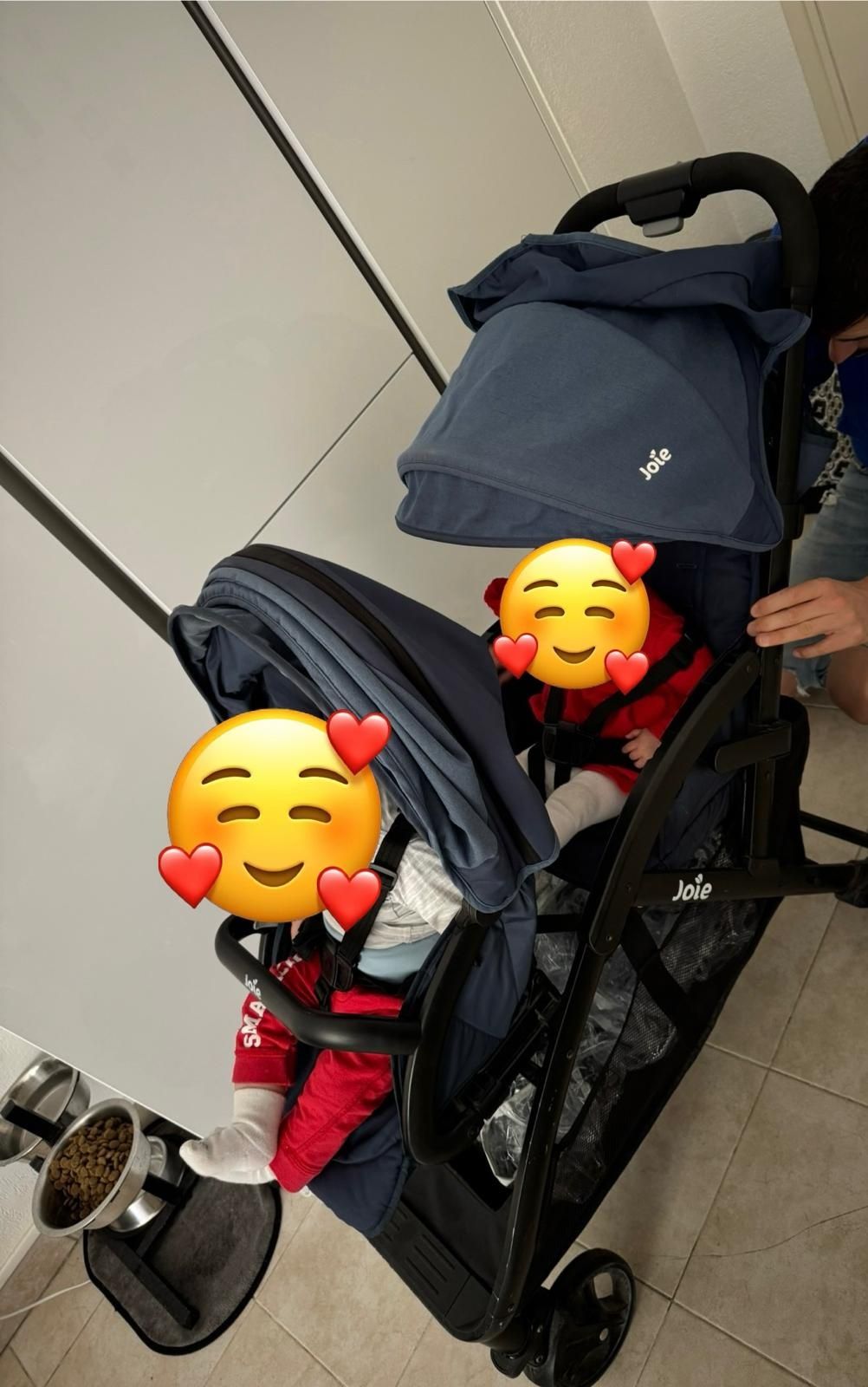 Carrinho bébés 2 lugares . Bom estado