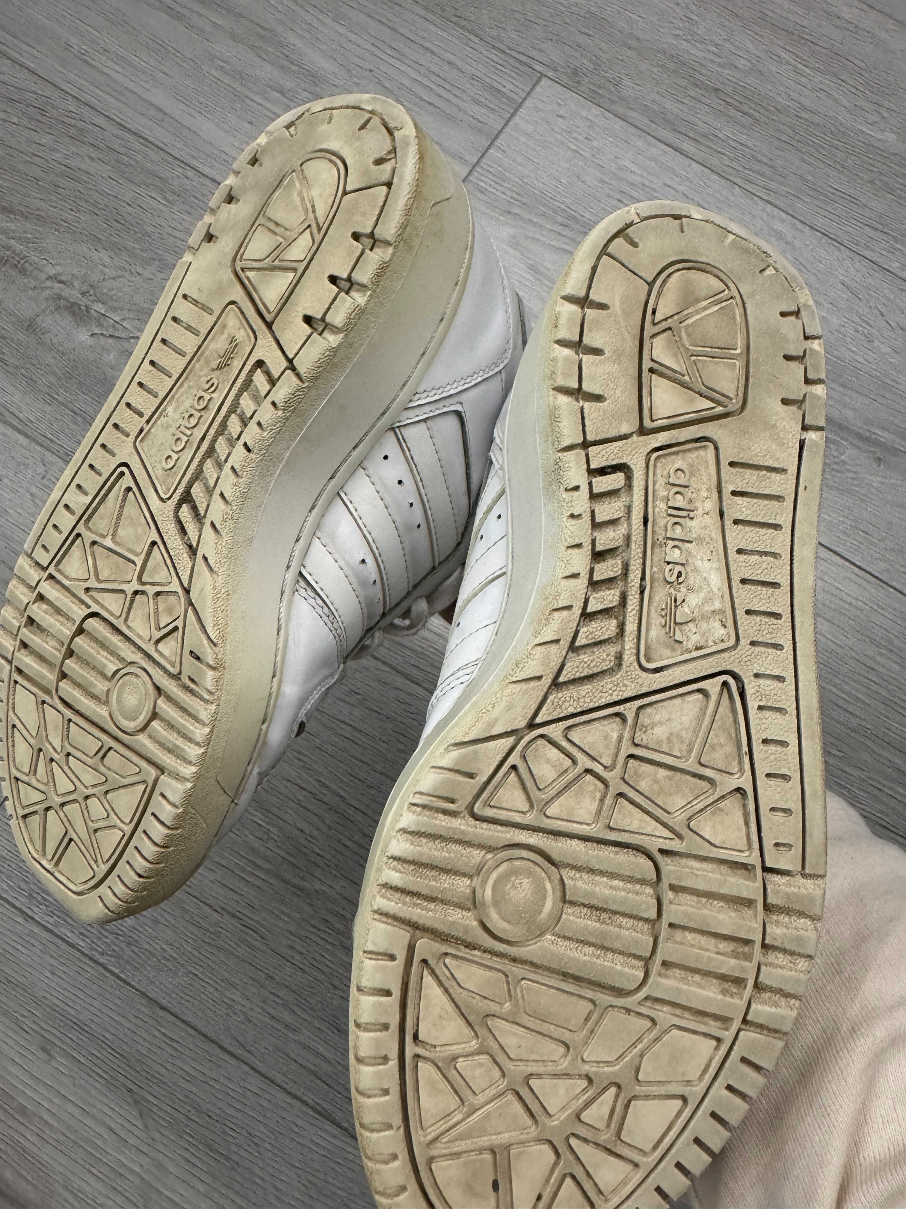 Adidas белые кроссовки высокие