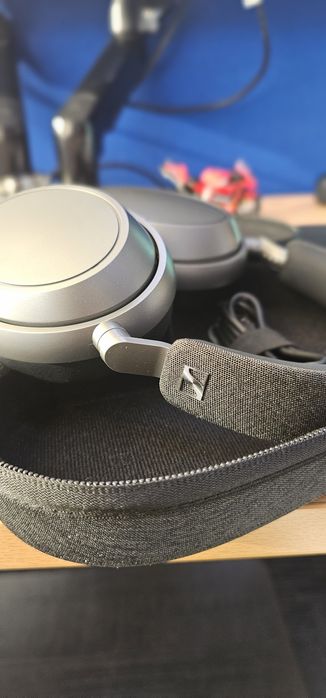 Sennheiser  MOMENTUM 4 (novos)