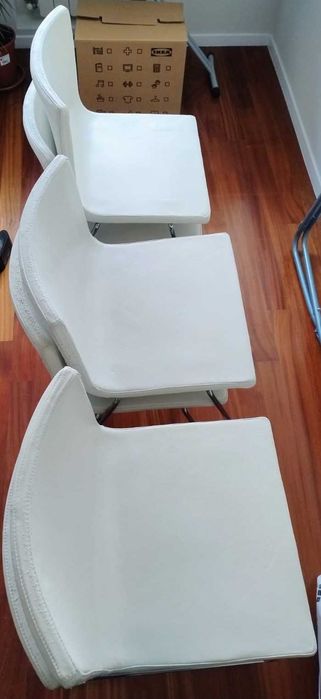 Cadeira BernHard (IKEA): 20€ cada