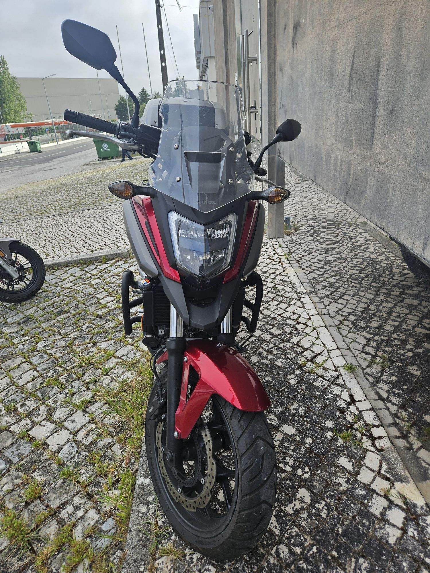 NC 750 X 2020 + descanso central + 3 malas + protetor de motor Givi