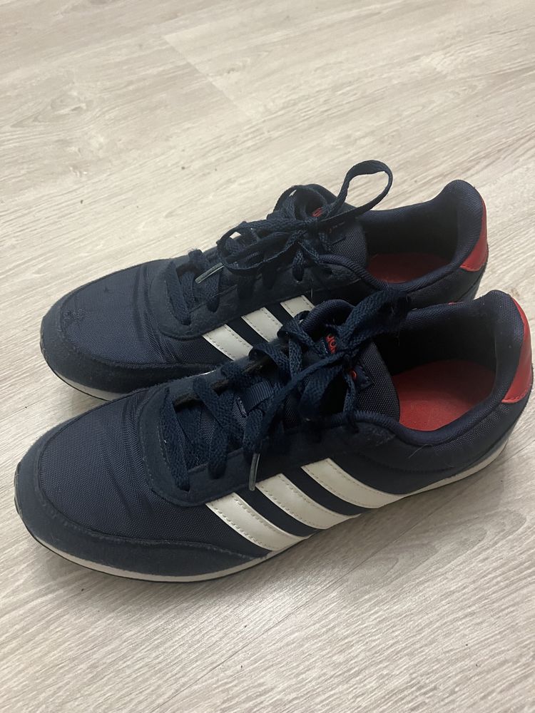Кроссовки Adidas