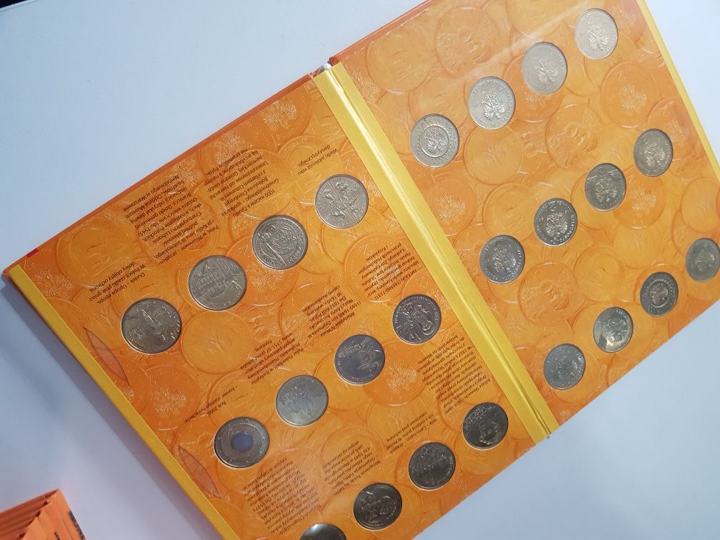 Komplet monet 2zł od 1995 do 2014 w klaserach Fischer z opisem  260 sz