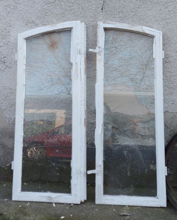 Stare ramy okienne, okna, szyby, ramka.