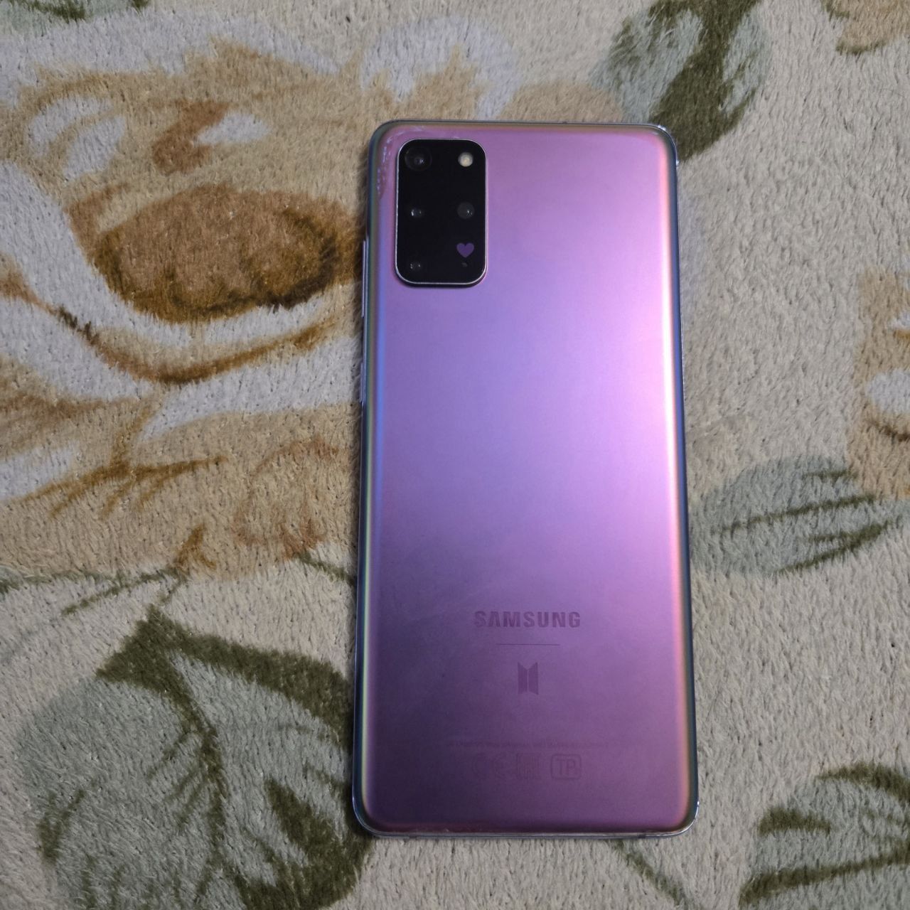 Продам Samsung s 20 plus bts edition 8/128