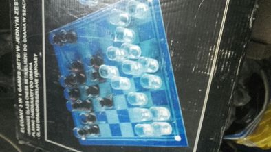 Szklane szachy, kieliszki