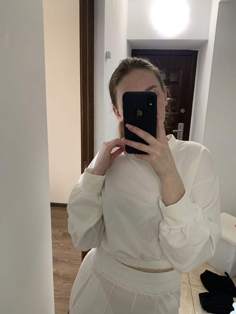 Білий костюм жіночий