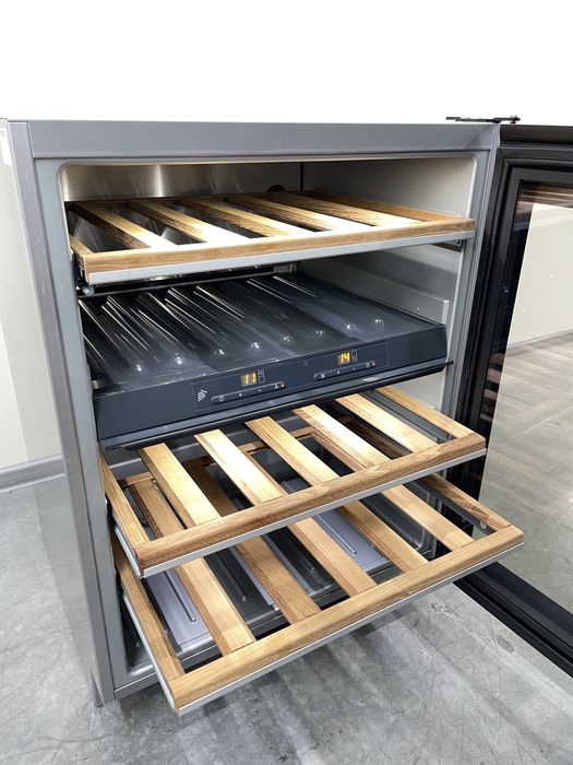 Винна шафа Miele KWT 4154 UG1 126 л, двокамерна, 40 пляшок