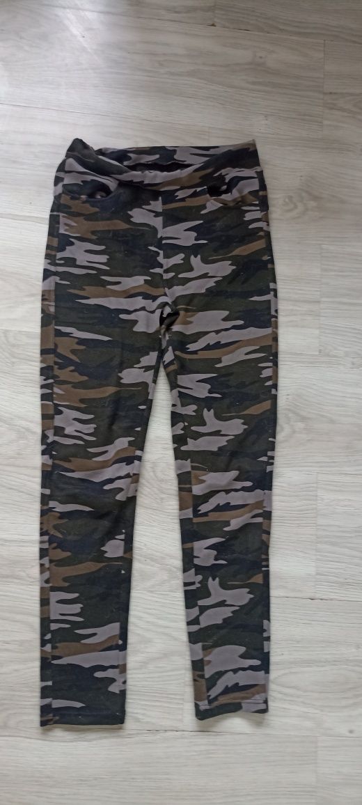 Olive Camo leggins Eleuek with side pockets size S/M