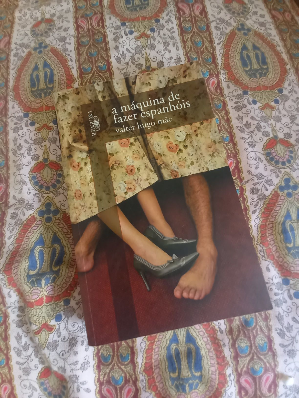 A Máquina de Fazer Espanhóis
de Valter Hugo Mãe