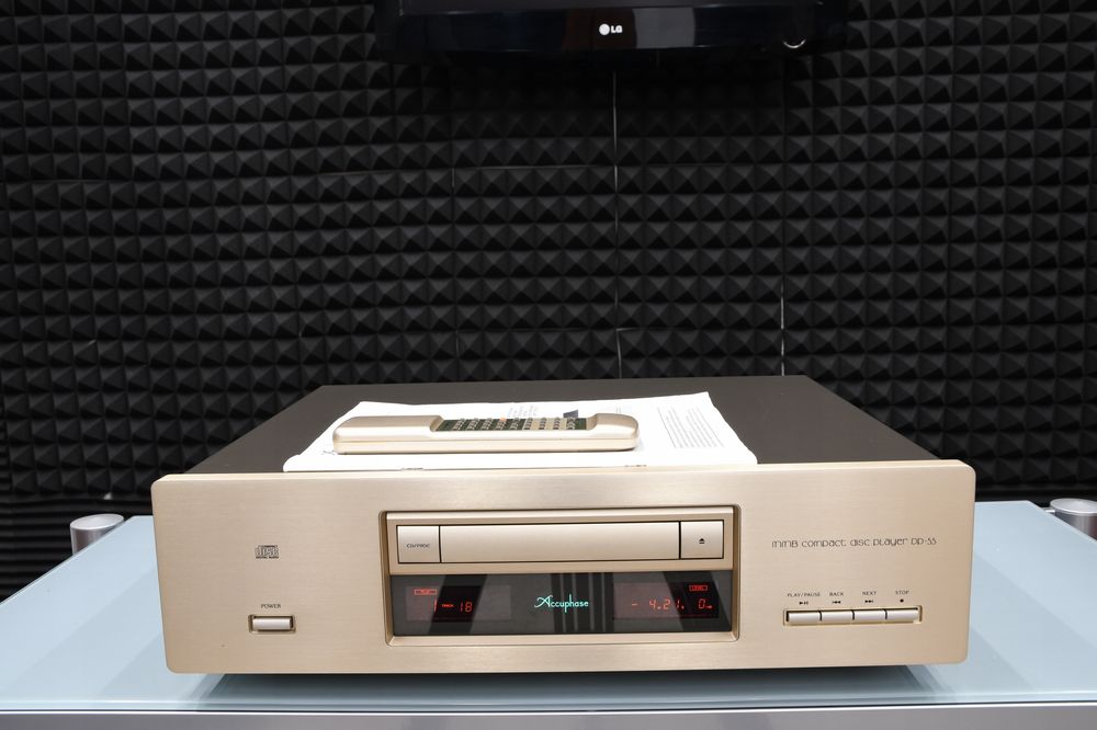 Zadbany odtwarzacz płyt audio CD Accuphase DP-55 + pilot, z DAC