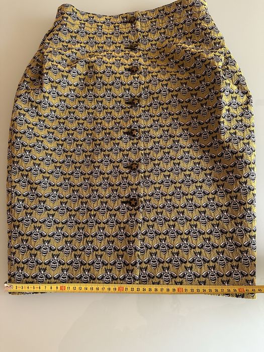 Юбка на пуговицах .