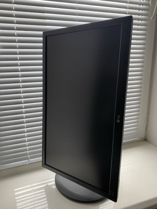 Монитор LG ips231