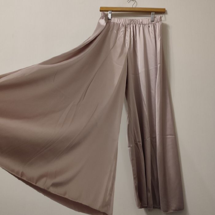 Нові атласні широкі штани М/Л
