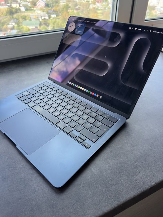 Продам Macbook Air M2 8/256