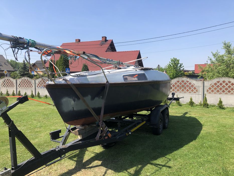 Jacht Foka 2 – do remontu – klasyk  łódź kabinowa