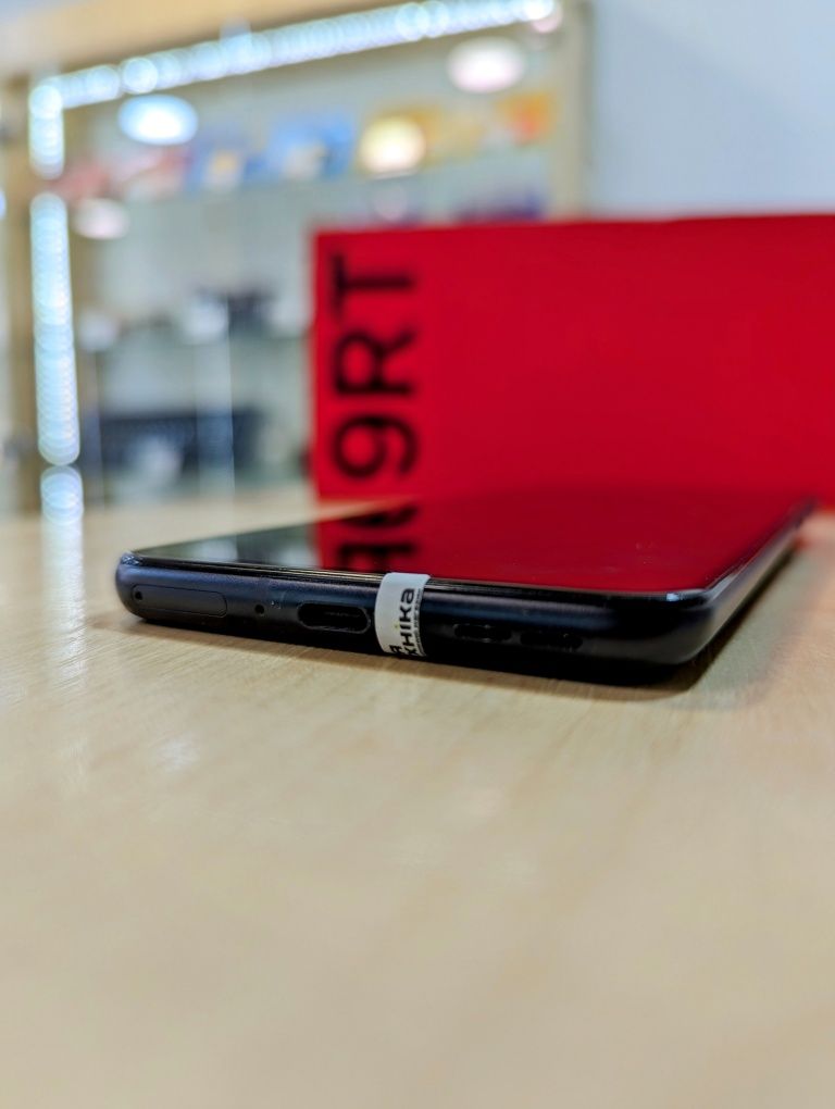 Смартфон OnePlus 9RT 5G 8/128