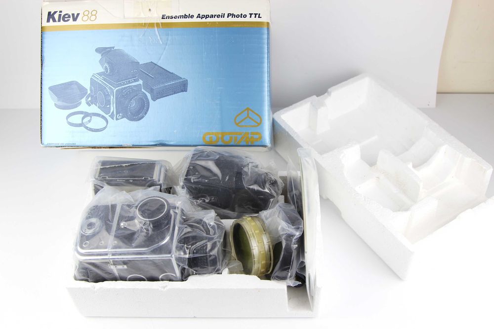 НОВЫЙ Фотоаппарат КИЕВ-88 TTL Объектив ARSAT B Формат 6х6
