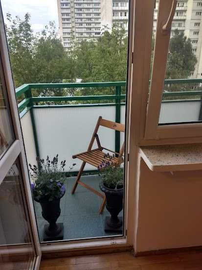 Kawalerka z balkonem przy stacji metra Pole Mokotowskie