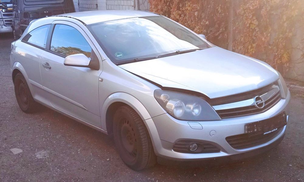 Na części Opel Astra III H GTC 1.6 B 3-Drzwi Z157 Z16XEP F17C394 Silnik Maska Zderzak Drzwi Klapa