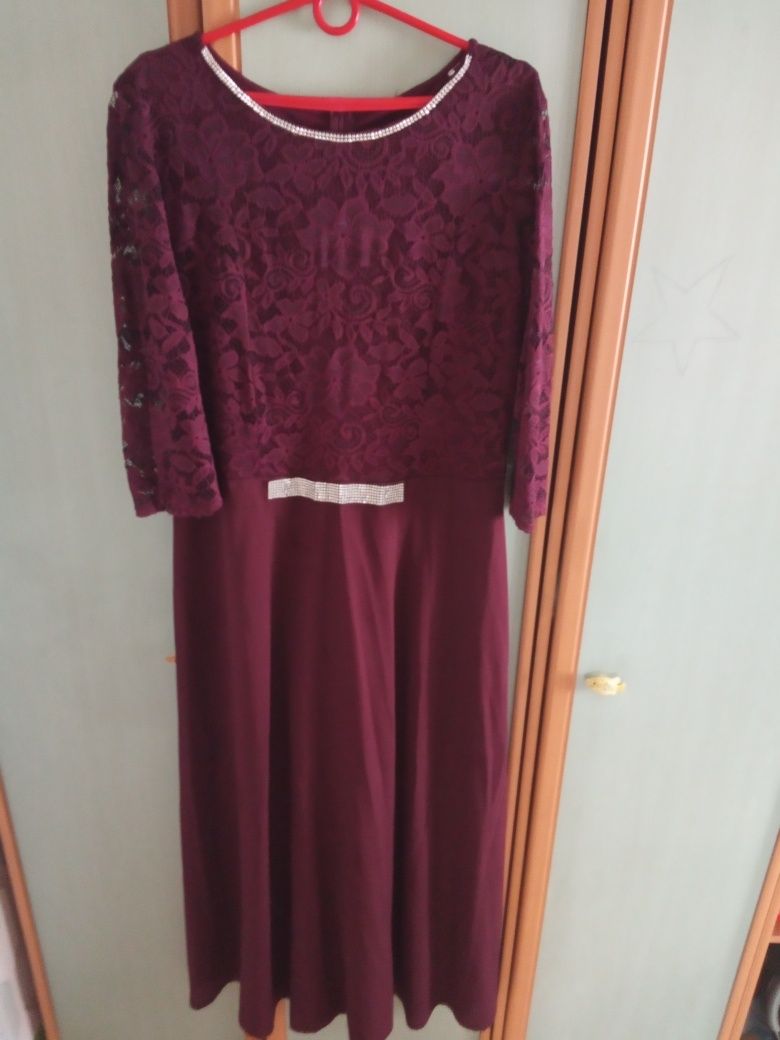Платья  цвет бордо дёшево