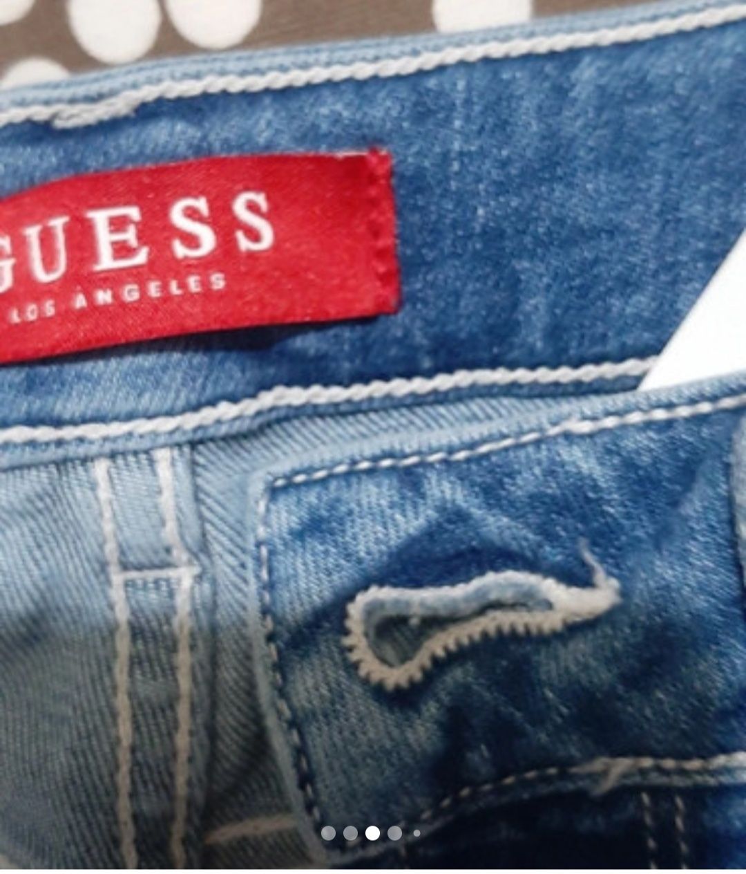 Saia marca Guess . Em excelente estado