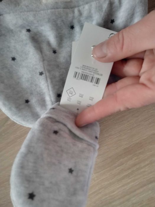 Komplet niemowlęcy czapka i rękawiczki