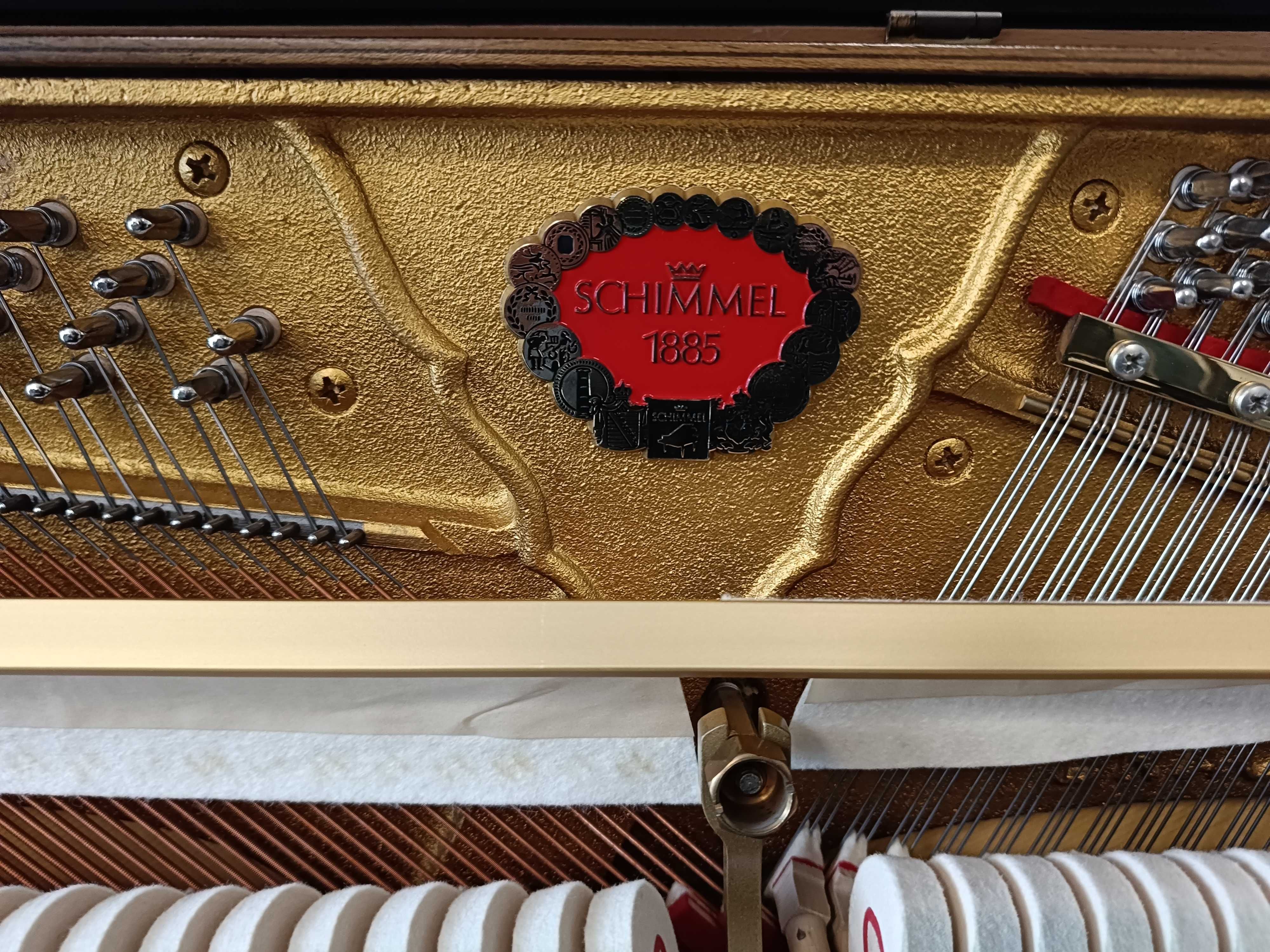 Eleganckie pianino Schimmel – niemiecka jakość