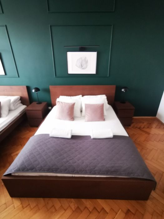 Łóżko do sypialni z materacem (160-180cm 6szt)