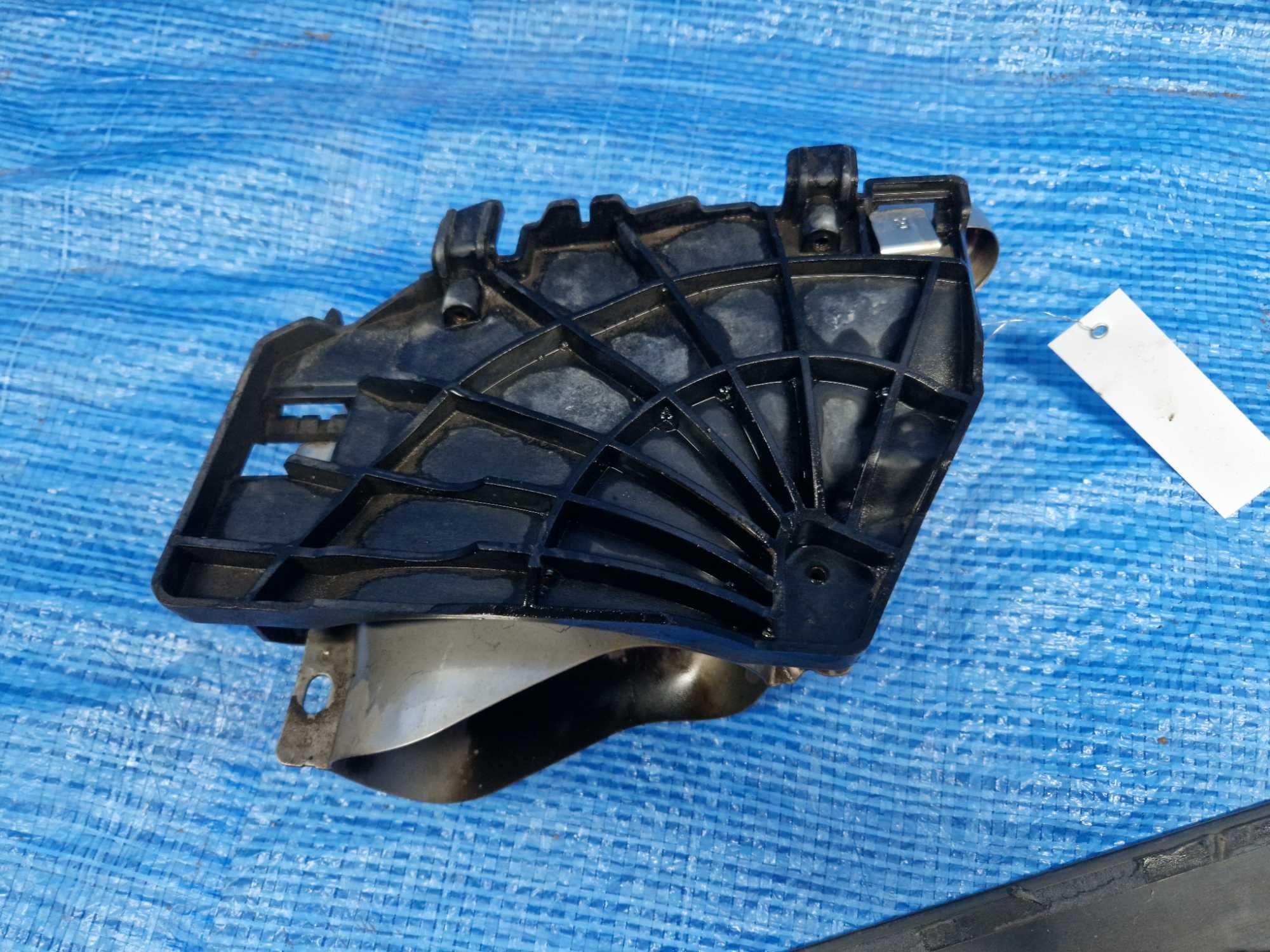 Mercedes W246 W117 W176  wydech końcówka Oryginał Prawa + plastik