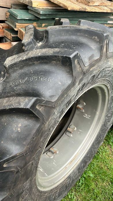 Felgi R28 z oponami do Ciagnika