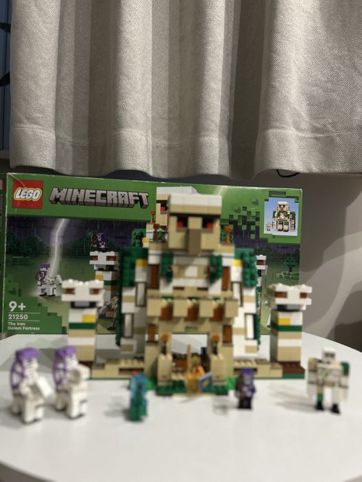 LEGO 21250 Minecraft Forteca żelaznego golema
