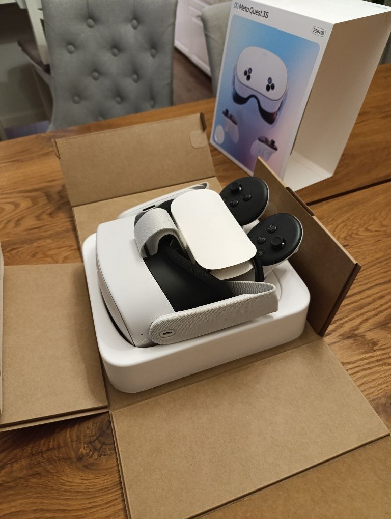 Sprzedam Gogle VR Meta Quest 3s - nowe