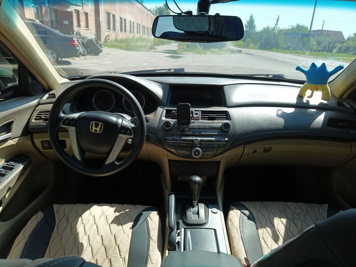 Honda Accord 8 2,4 газ, бензин