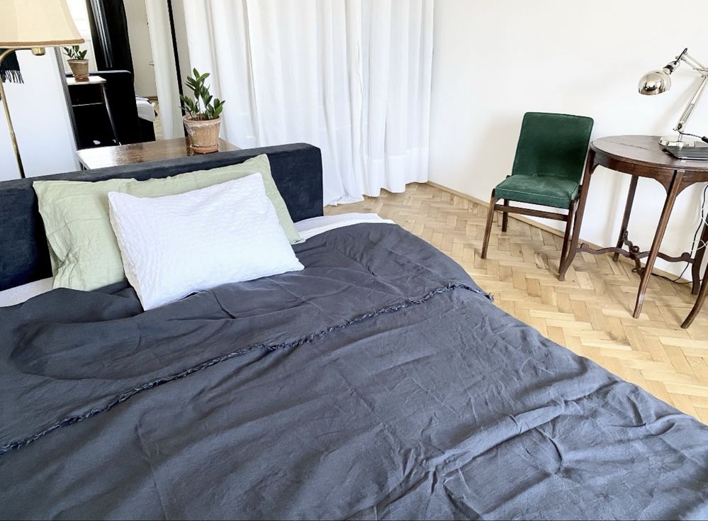 Kawalerka na Starym Mokotowie w kamienicy z balkonem