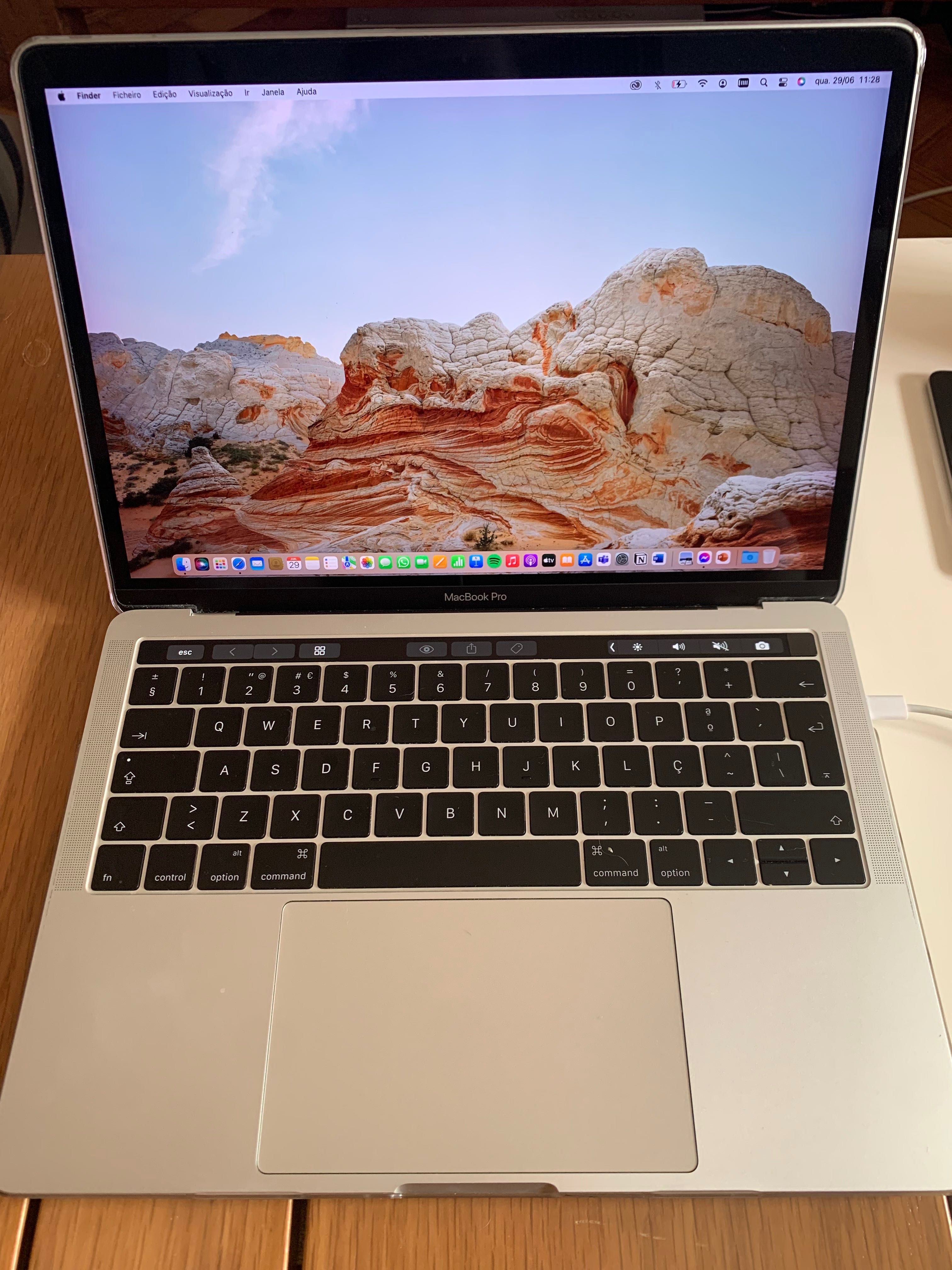 MacBook Pro 13" 251gb com touchbar