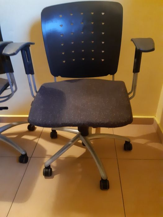 Krzesło biurowe, w pełni regulowane
