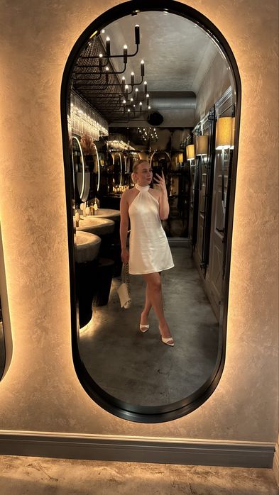 Сукня Cici Coco сатинова з відкритою спиною