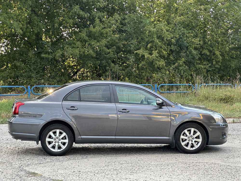 Toyota Avensis 2008 року (рестайлінг)