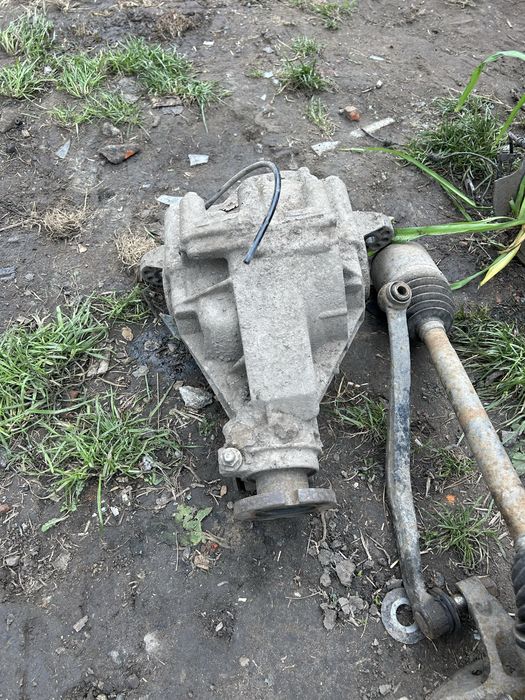 Редуктор на Мерседес Мл163 2.7 передний,задний