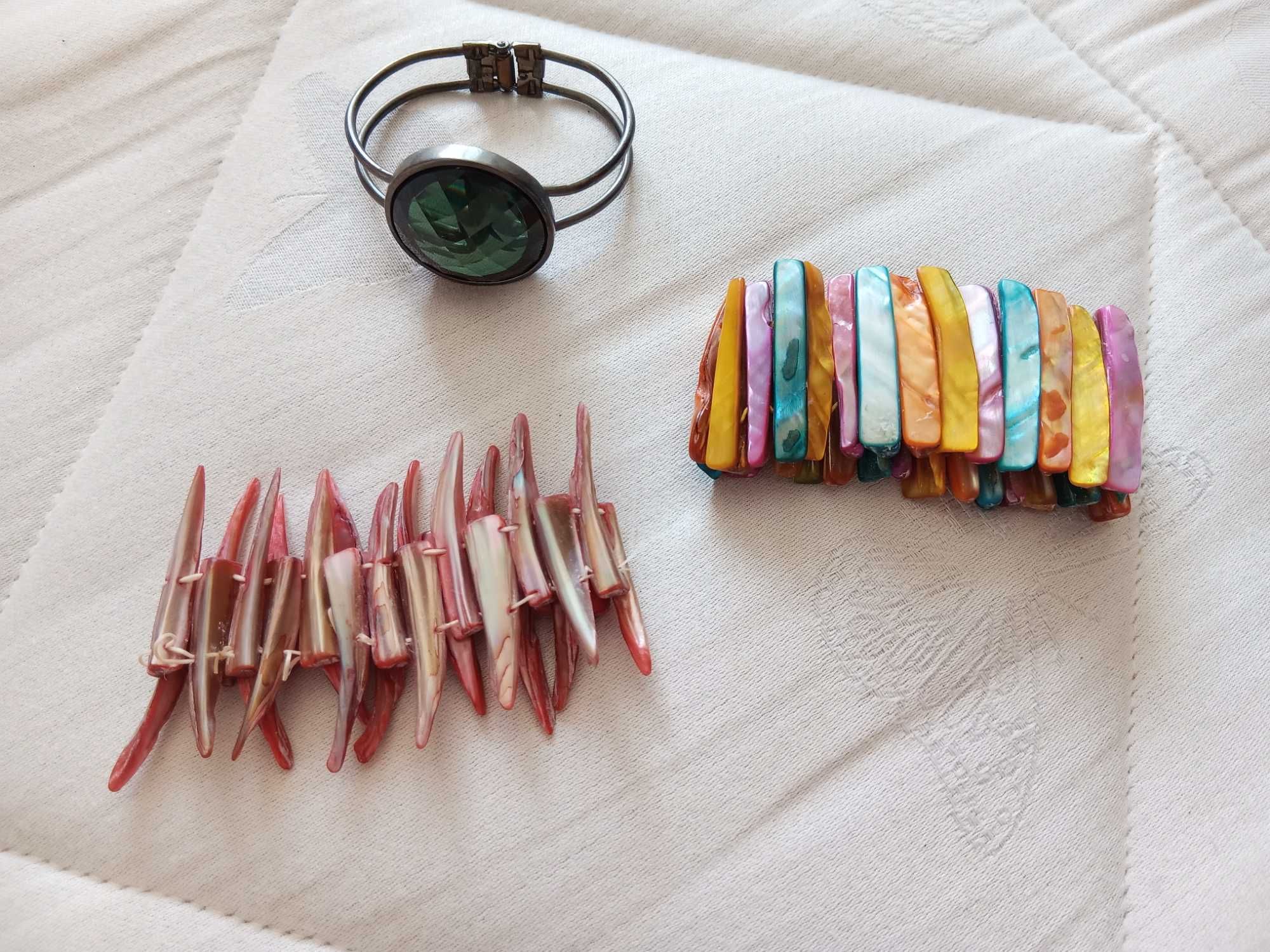 Mais de 50 pulseiras para venda