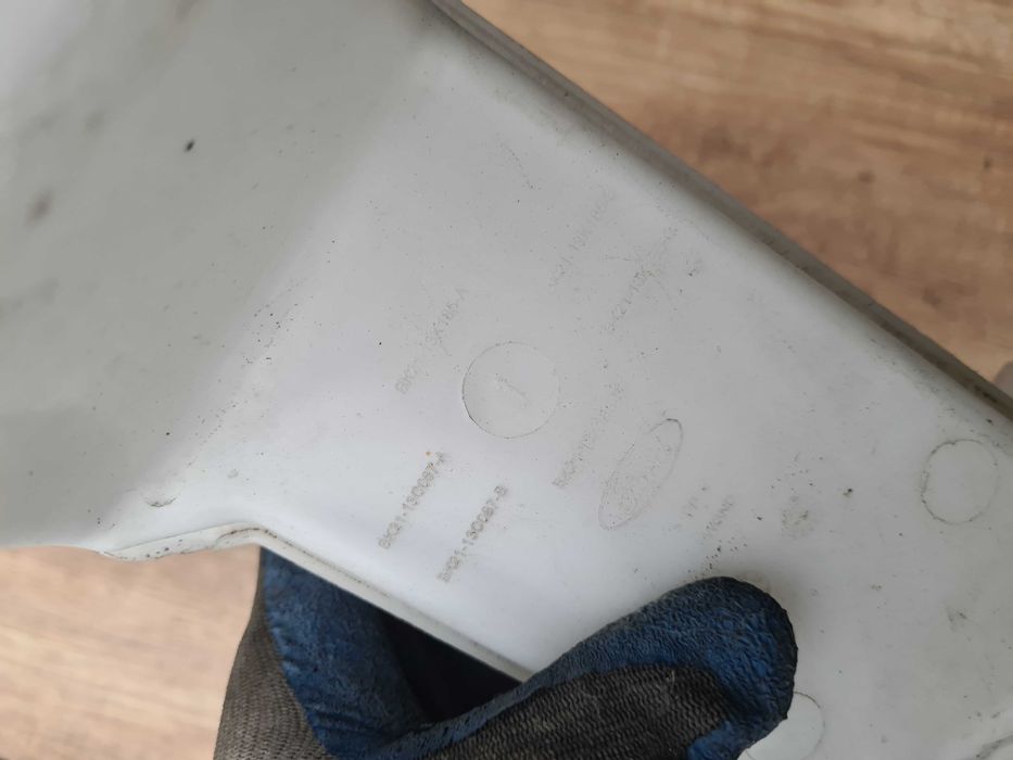 Ford e-Transit MK8 22r zbiornik spryskiwaczy pompka Transit elektryk